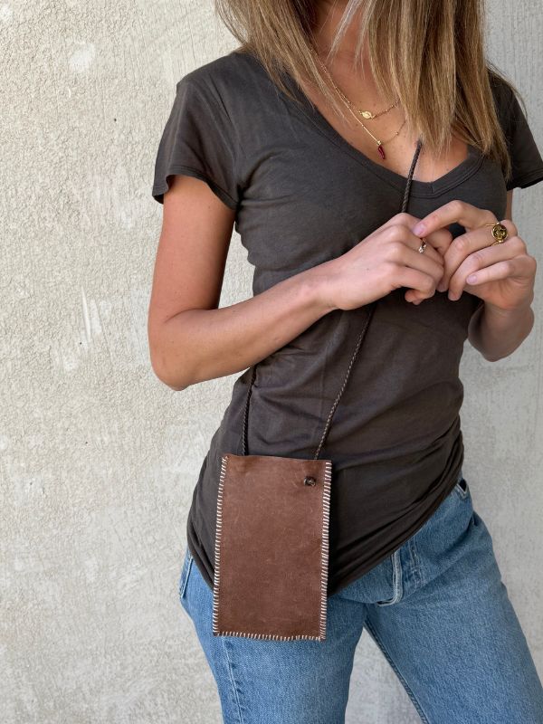 porta cellulare marrone 2