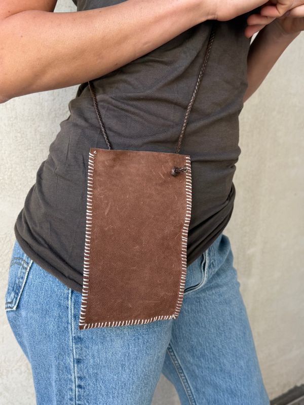 porta cellulare marrone