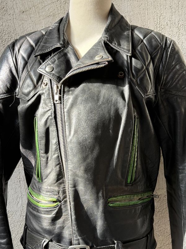 439_dettaglio-giacca pelle motociclista